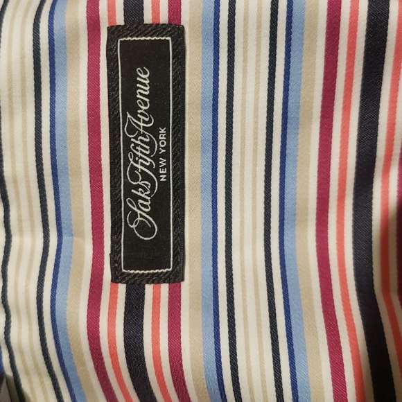 Button down - Picture 3 of 4